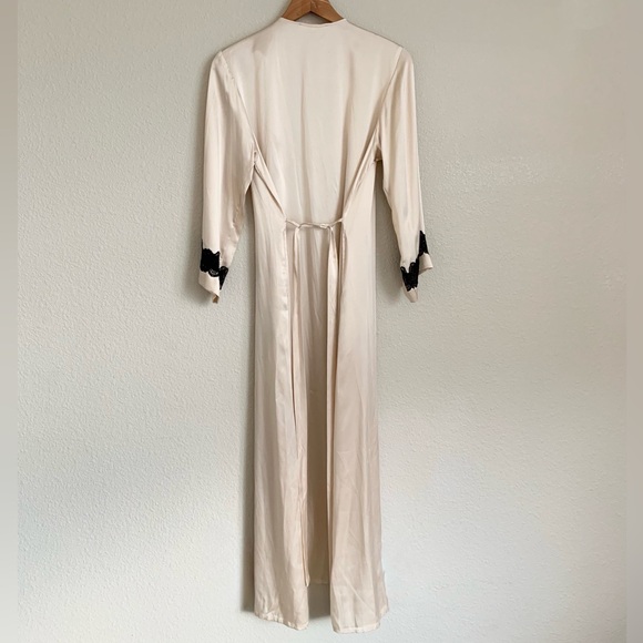 100% Silk Robe - Picture 7 of 15